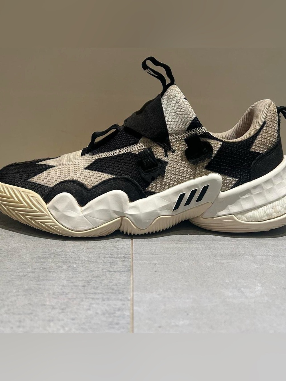Men's Neutral Black & Cream Athletic Sneakers